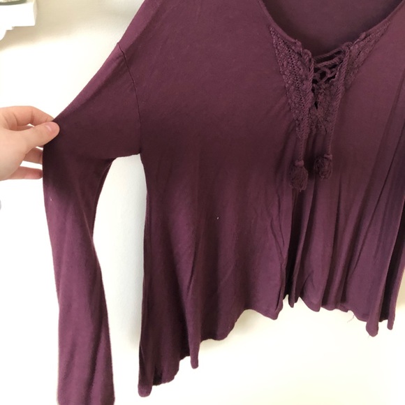 Burgundy long sleeved v-neck tee - Picture 2 of 4